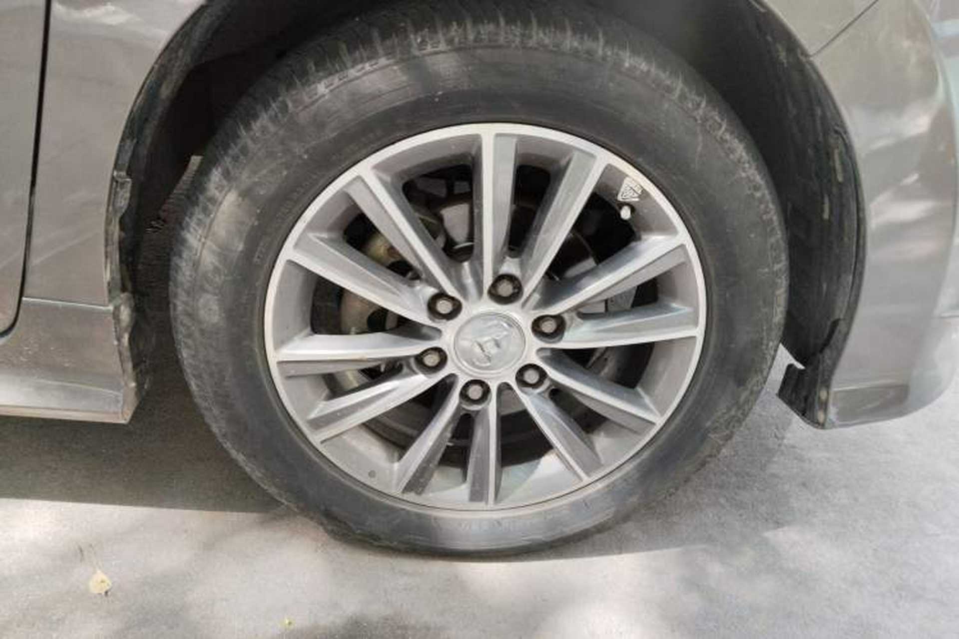 Used SAIC MAXUS G10 2016 2.0T Automatic Fashion Edition Exterior 7