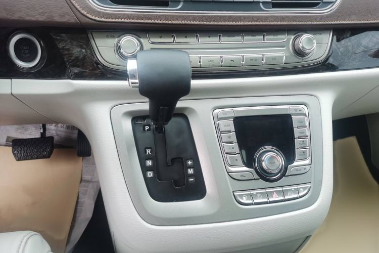 Used SAIC MAXUS G10 2016 2.0T Automatic Flagship Edition Gear Lever