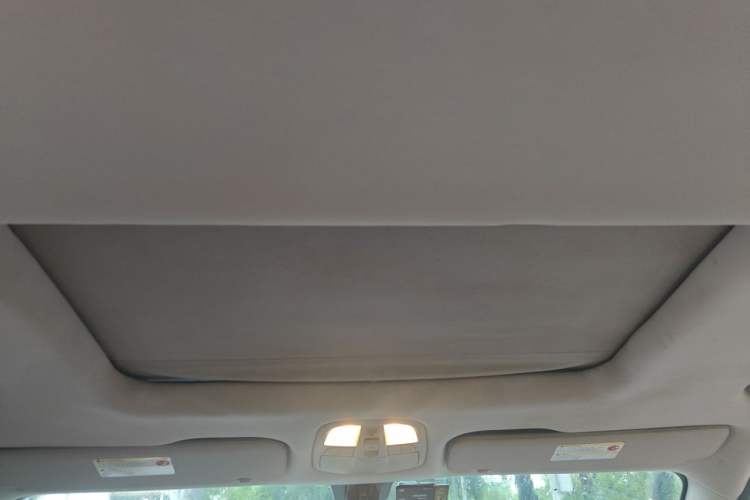 Used SAIC MAXUS G10 2016 2.0T Automatic Elite Edition Headliner