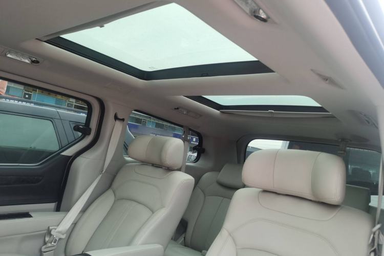 Used SAIC MAXUS G10 2016 2.0T Automatic Flagship Edition Headliner
