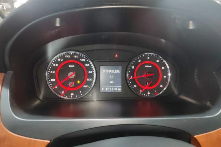 Used SAIC MAXUS G10 2016 2.0T Automatic Elite Edition Instrument Cluster