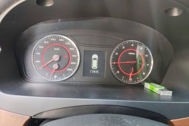 Used SAIC MAXUS G10 2016 2.0T Automatic Fashion Edition Instrument Cluster