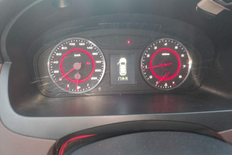 Used SAIC MAXUS G10 2016 2.0T Automatic Luxury Executive Edition Instrument Cluster