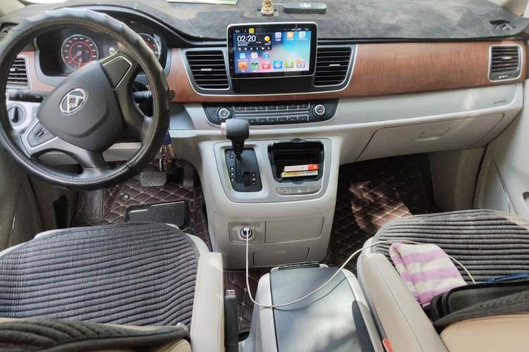Used SAIC MAXUS G10 2016 2.0T Automatic Fashion Edition Interior 2