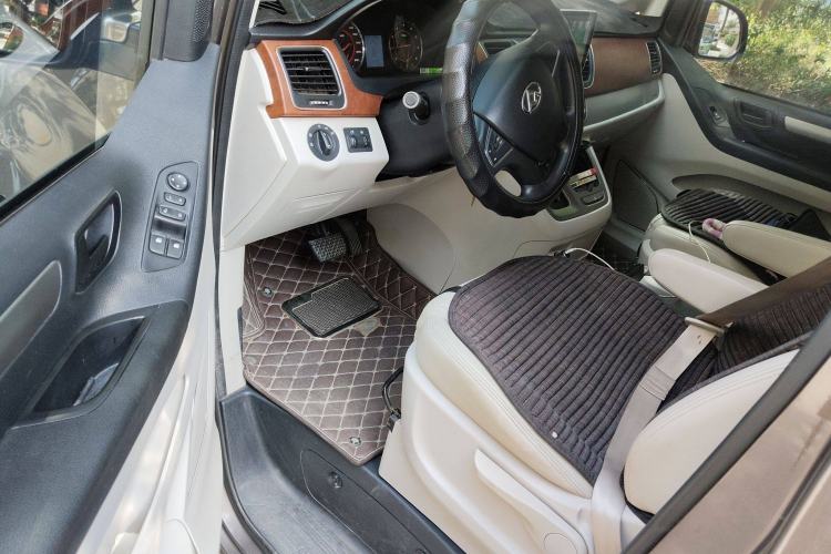 Used SAIC MAXUS G10 2016 2.0T Automatic Fashion Edition Interior 3