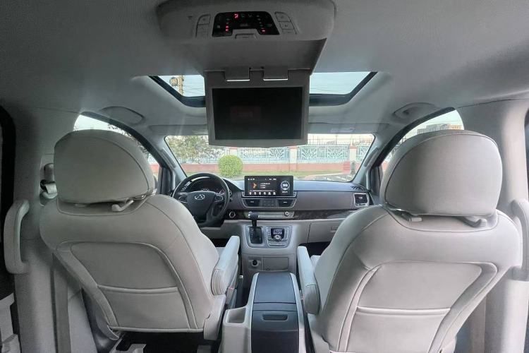 Used SAIC MAXUS G10 2016 2.0T Automatic Flagship Edition Interior 7