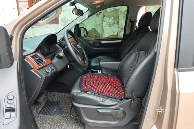 Used SAIC MAXUS G10 2016 2.0T Automatic Elite Edition Left Front Seat