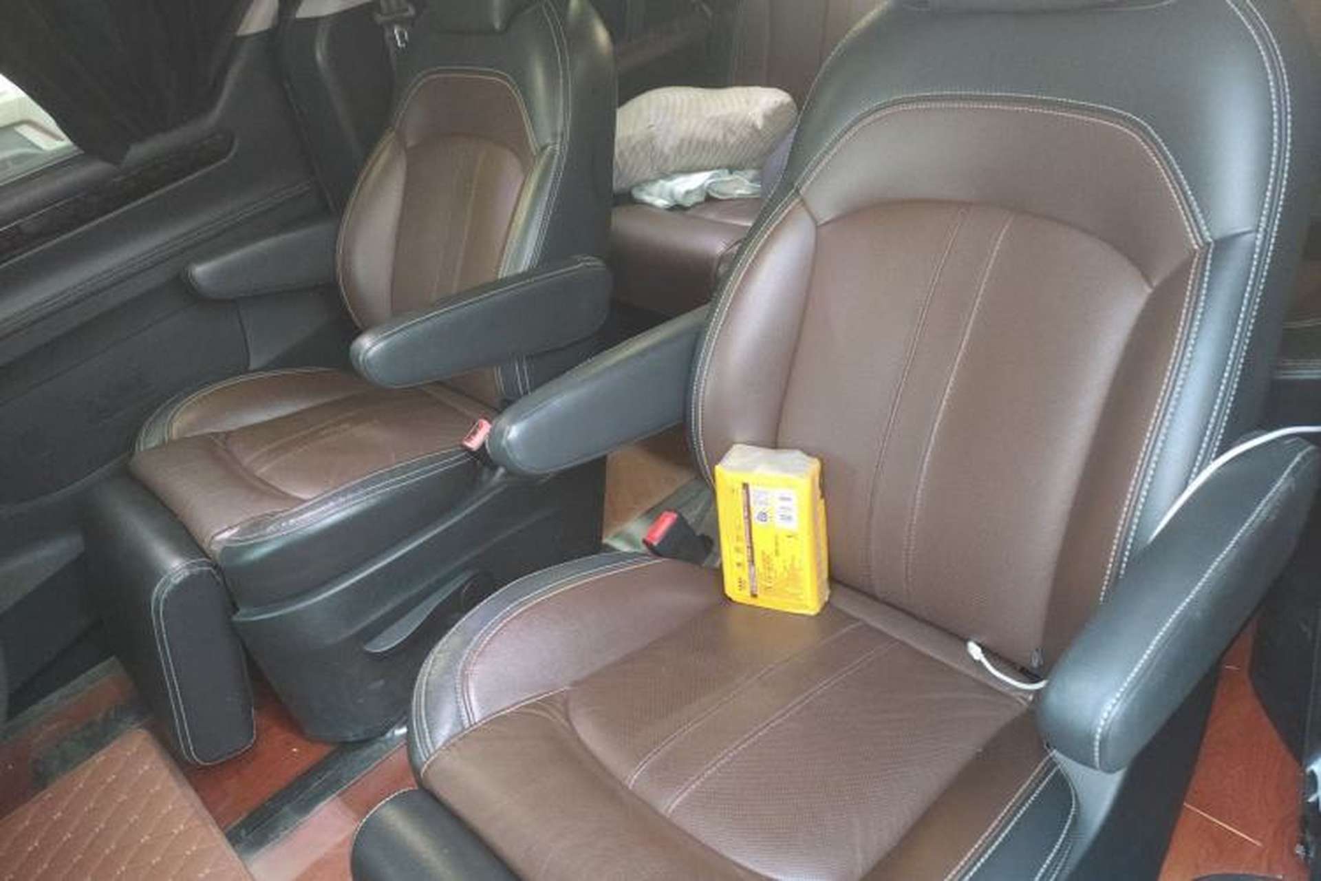 Used SAIC MAXUS G10 2016 2.0T Automatic Luxury Executive Edition Left Rear Seat