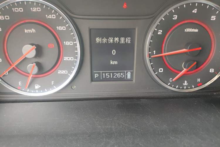 Used SAIC MAXUS G10 2016 2.0T Automatic Elite Edition Odometer Close Up