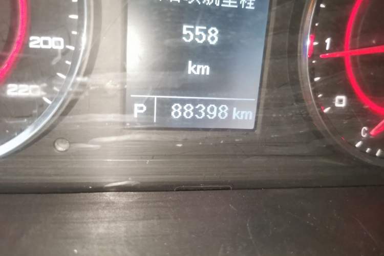 Used SAIC MAXUS G10 2016 2.0T Automatic Elite Edition Odometer Close Up