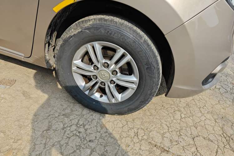 Used SAIC MAXUS G10 2016 2.0T Manual Elite Edition Right Front Wheel Hub