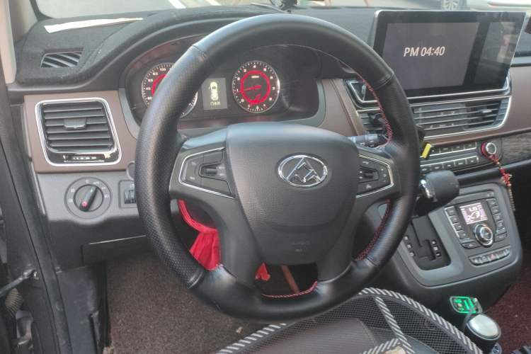 Used SAIC MAXUS G10 2016 2.0T Automatic Luxury Executive Edition Steering Wheel
