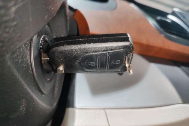 Used SAIC MAXUS G10 2016 2.0T Automatic Elite Edition Vehicle Key
