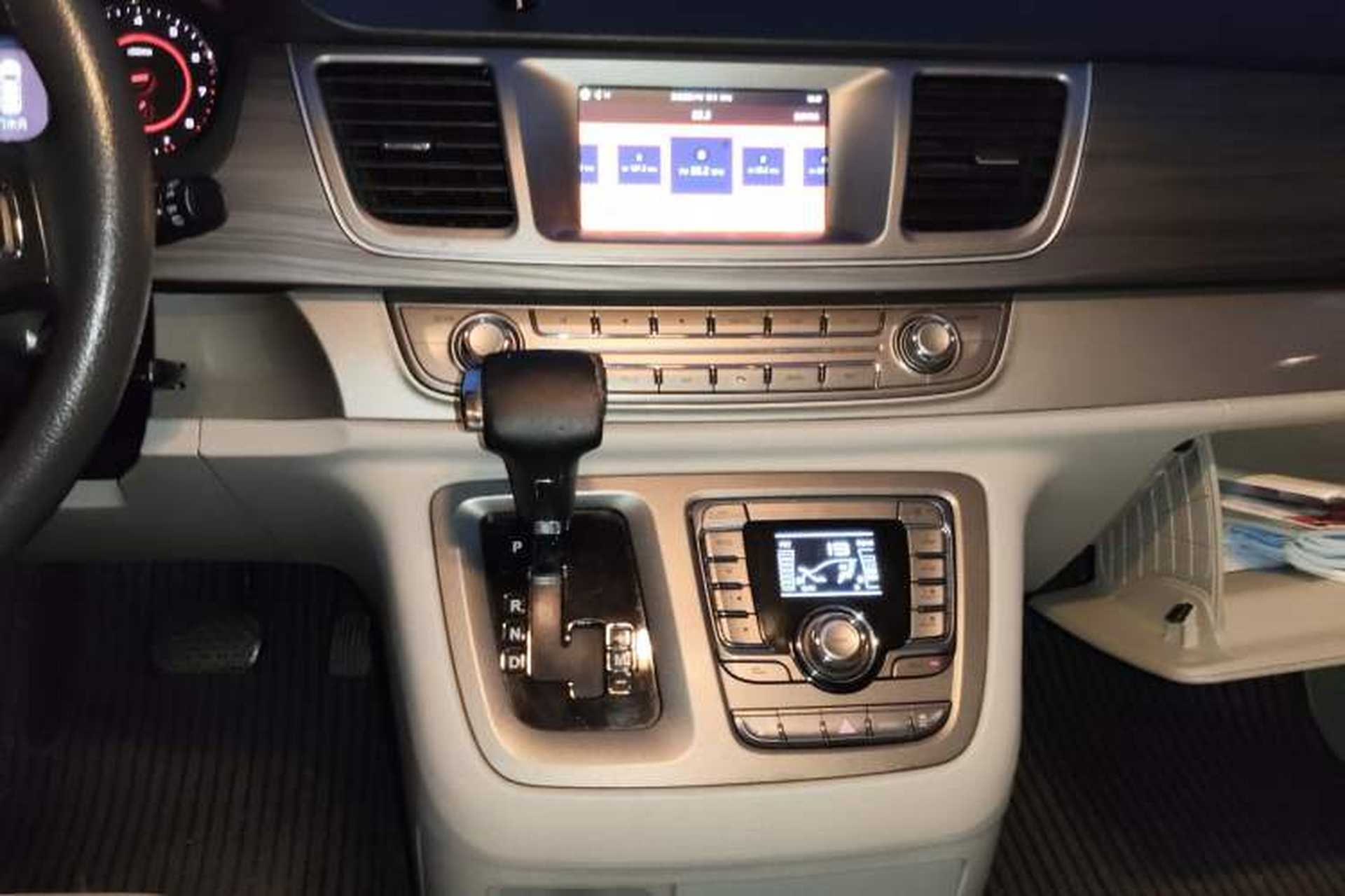 Used SAIC MAXUS G10 2016 2.0T Automatic Elite Edition Audio And AC Panel