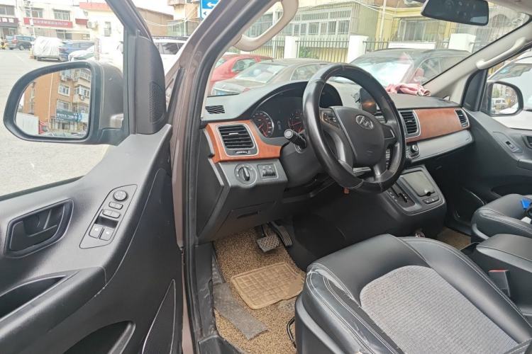 Used SAIC MAXUS G10 2016 2.0T Automatic Elite Edition Driver Seat