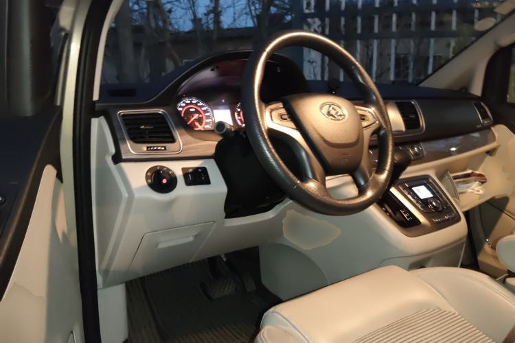 Used SAIC MAXUS G10 2016 2.0T Automatic Elite Edition Driver Seat