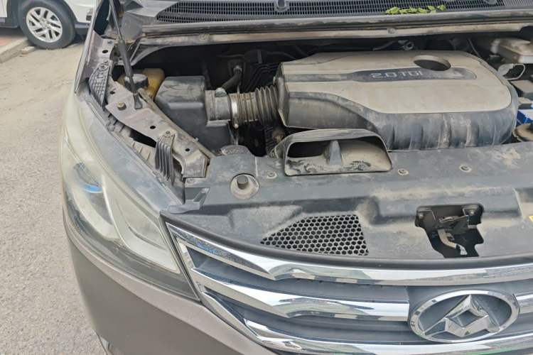 Used SAIC MAXUS G10 2016 2.0T Automatic Elite Edition Engine Bay Right