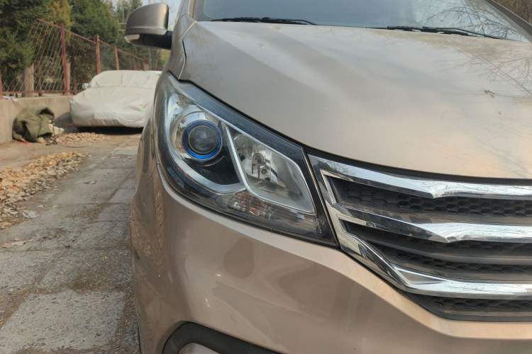 Used SAIC MAXUS G10 2016 2.0T Automatic Elite Edition Exterior 6
