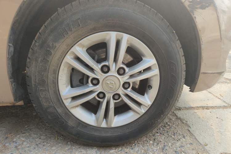 Used SAIC MAXUS G10 2016 2.0T Automatic Elite Edition Exterior 7