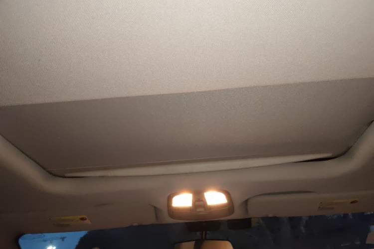 Used SAIC MAXUS G10 2016 2.0T Automatic Elite Edition Headliner
