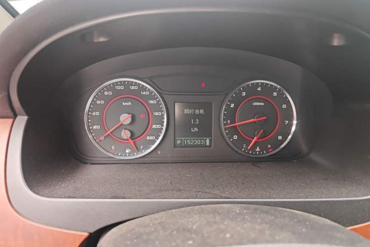 Used SAIC MAXUS G10 2016 2.0T Automatic Elite Edition Instrument Cluster