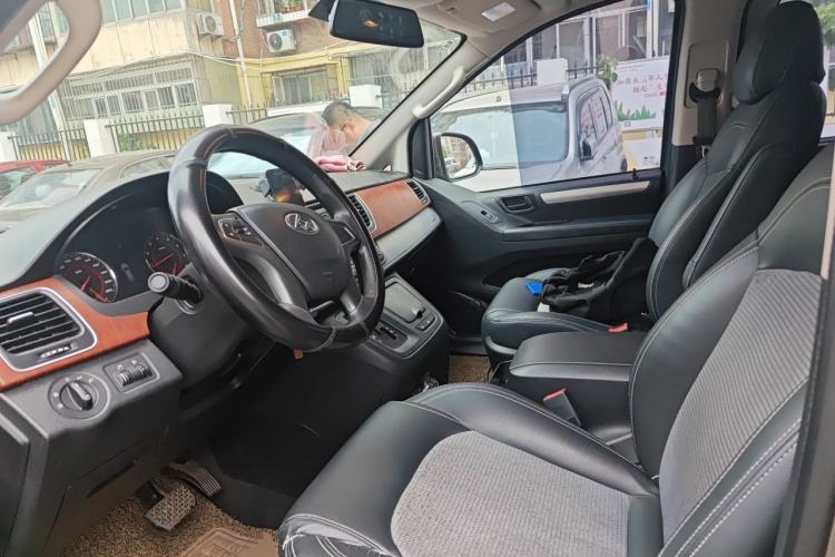 Used SAIC MAXUS G10 2016 2.0T Automatic Elite Edition Left Front Seat