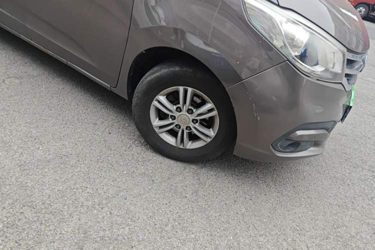 Used SAIC MAXUS G10 2016 2.0T Automatic Elite Edition Right Front Wheel Hub
