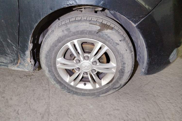 Used SAIC MAXUS G10 2016 1.9T Manual Elite Edition Diesel China V Standard Right Front Wheel Hub