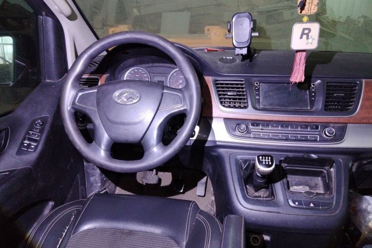 Used SAIC MAXUS G10 2016 1.9T Manual Elite Edition Diesel China V Standard Steering Wheel