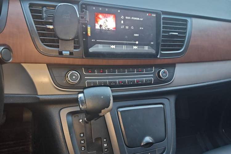 Used SAIC MAXUS G10 2016 2.0T Automatic Elite Edition Audio And AC Panel