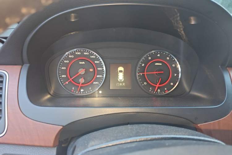 Used SAIC MAXUS G10 2016 2.0T Automatic Elite Edition Instrument Cluster