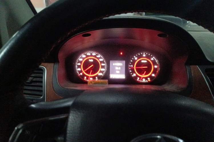 Used SAIC MAXUS G10 2016 1.9T Automatic Elite Edition Diesel China V Emission Standard Instrument Cluster