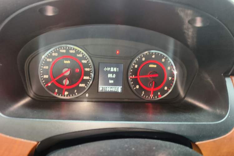 Used SAIC MAXUS G10 2016 2.0T Automatic Luxury Edition Instrument Cluster