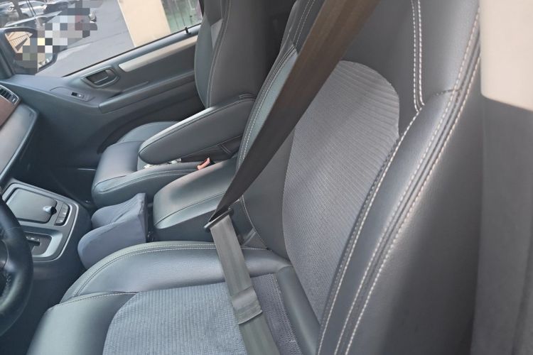 Used SAIC MAXUS G10 2016 2.0T Automatic Elite Edition Left Front Seat