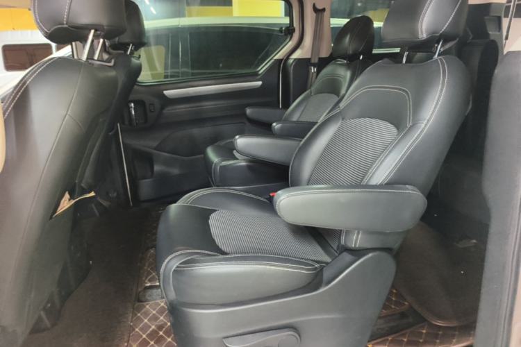 Used SAIC MAXUS G10 2016 2.0T Automatic Luxury Edition Left Rear Seat
