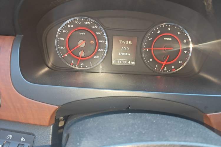 Used SAIC MAXUS G10 2016 2.0T Automatic Elite Edition Odometer Close Up