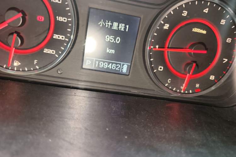 Used SAIC MAXUS G10 2016 2.0T Automatic Luxury Edition Odometer Close Up