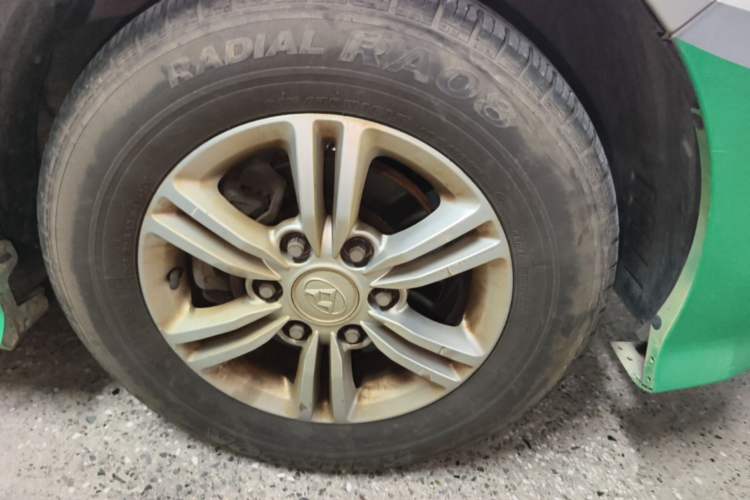 Used SAIC MAXUS G10 2016 2.0T Automatic Luxury Edition Right Front Wheel Hub