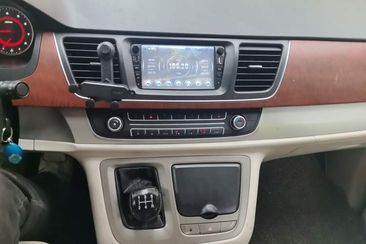 Used SAIC MAXUS G10 2016 2.4L Manual Elite Edition Audio And AC Panel