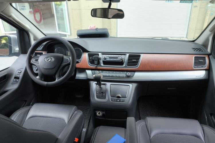 Used SAIC MAXUS G10 2016 2.0T Automatic Elite Edition Center Console