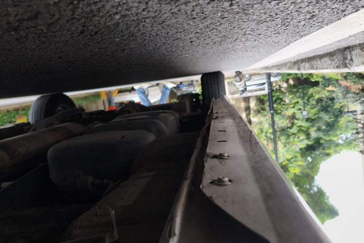 Used SAIC MAXUS G10 2016 2.0T Automatic Elite Edition Chassis Front Right