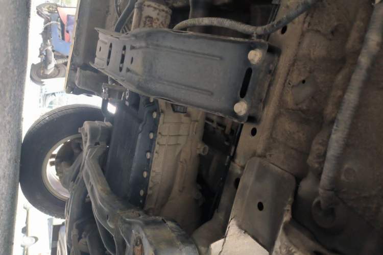 Used SAIC MAXUS G10 2016 2.0T Automatic Elite Edition Chassis Front Right
