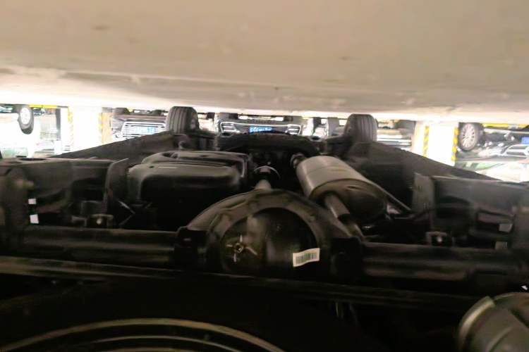 Used SAIC MAXUS G10 2016 2.0T Automatic Elite Edition Chassis Rear