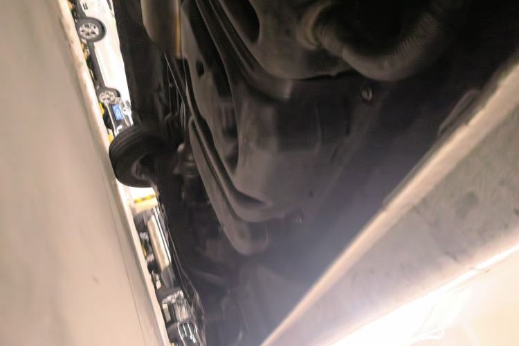 Used SAIC MAXUS G10 2016 2.0T Automatic Elite Edition Chassis Rear Right