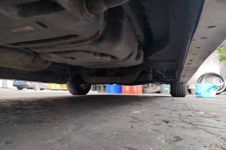 Used SAIC MAXUS G10 2016 2.0T Automatic Elite Edition Chassis Rear Right