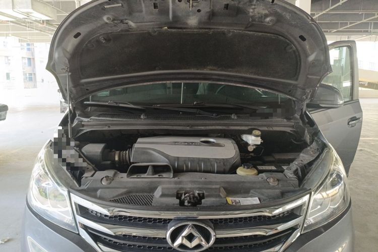 Used SAIC MAXUS G10 2016 2.0T Automatic Elite Edition Engine Bay