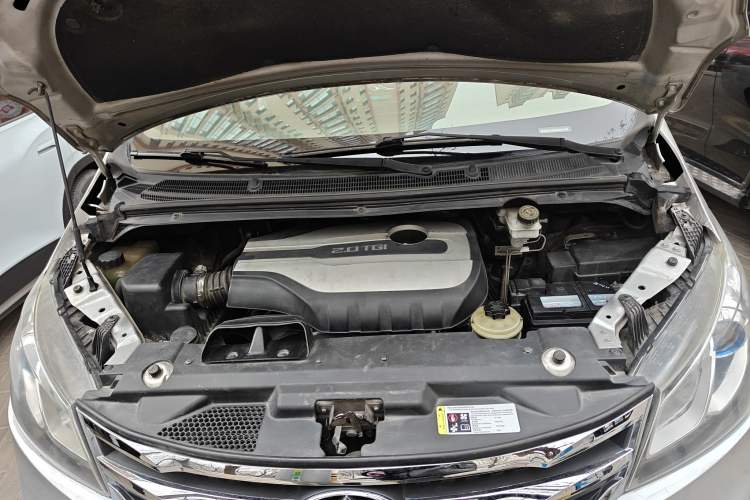 Used SAIC MAXUS G10 2016 2.0T Automatic Elite Edition Engine Bay