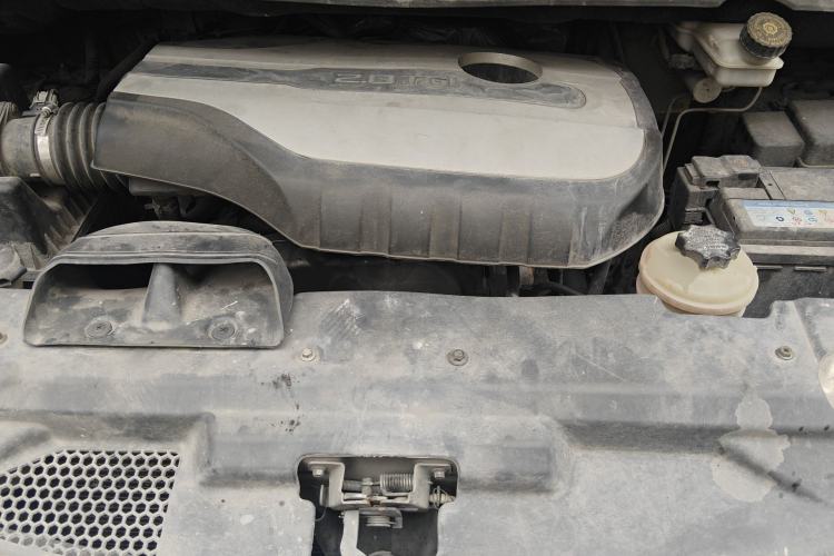 Used SAIC MAXUS G10 2016 2.0T Automatic Elite Edition Engine Bay