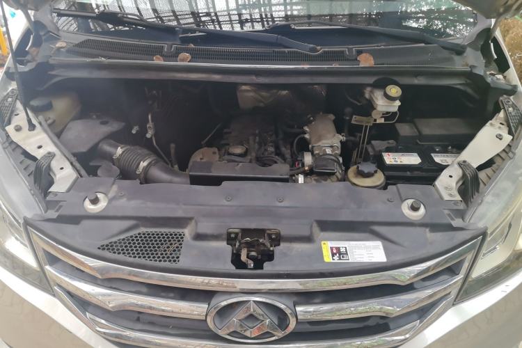 Used SAIC MAXUS G10 2016 2.4L Manual Elite Edition Engine Bay