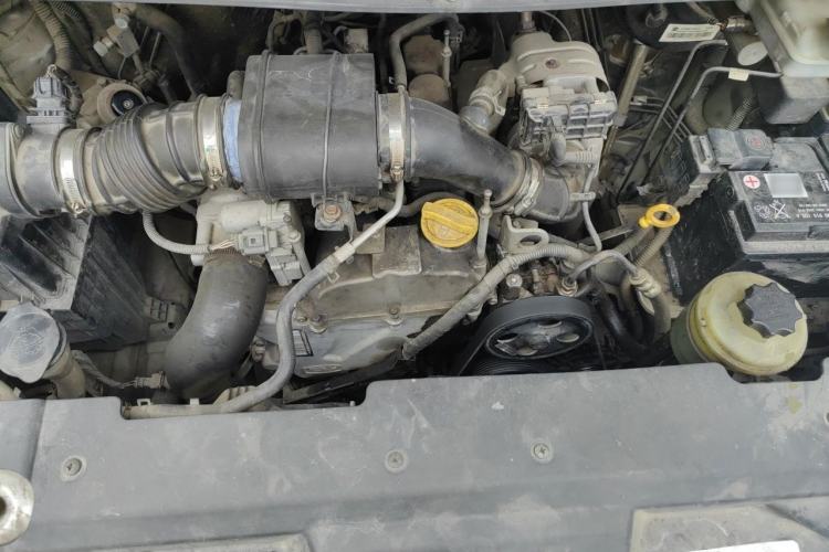 Used SAIC MAXUS G10 2016 1.9T Manual Elite Edition Diesel China V Standard Engine Bay